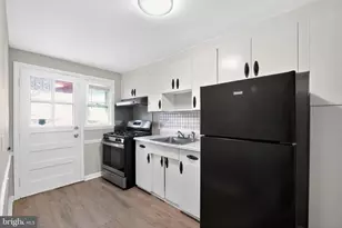 3658 Greenvale Rd, Baltimore, MD 21229 - Photo 11