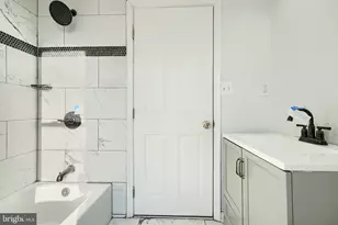 1601 E 28th St, Baltimore, MD 21218 - Photo 23