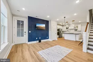 2506 A W Peninsula Dr, Baltimore, MD 21230 - Photo 3