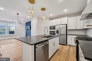 2506 A W Peninsula Dr, Baltimore, MD 21230 - Photo 11