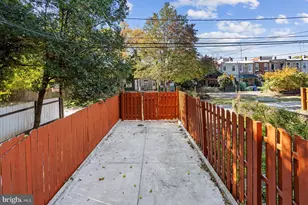 2428 McCulloh St, Baltimore, MD 21217 - Photo 41