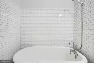 217 S East Ave, Baltimore, MD 21224 - Photo 25