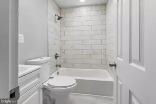 3904 Woodridge Rd, Baltimore, MD 21229 - Photo 9