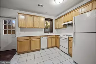 413 Griffin Ct, Baltimore, MD 21231 - Photo 9