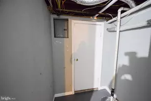 2542 W Pratt St, Baltimore, MD 21223 - Photo 33