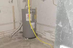 223 N Port St, Baltimore, MD 21224 - Photo 9