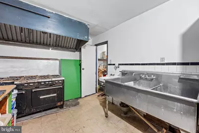 244 S Highland Avenue S, Baltimore, MD 21224 - Photo 11