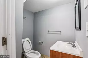 1517 E Lanvale St, Baltimore, MD 21213 - Photo 29