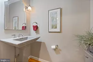 215 Hill St, Baltimore, MD 21230 - Photo 9