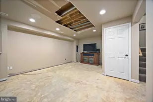 215 Hill St, Baltimore, MD 21230 - Photo 23