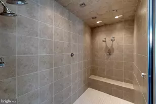 915 Valencia Ct, Baltimore, MD 21230 - Photo 23