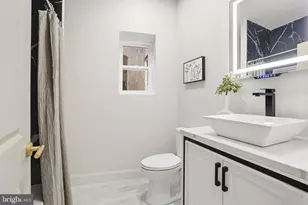 713 E 20th St, Baltimore, MD 21218 - Photo 37