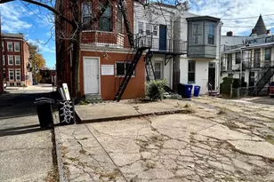 2504 N Calvert St, Baltimore, MD 21218 - Photo 11