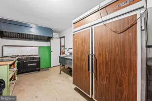 244 S Highland Ave S, Baltimore, MD 21224 - Photo 15