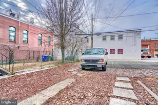 2106 St Paul St, Baltimore, MD 21218 - Photo 25