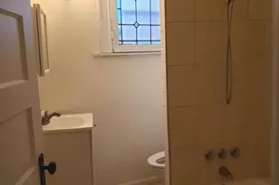 303 E 33rd St, Baltimore, MD 21218 - Photo 9