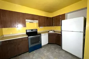 3737 Clarks Ln, Baltimore, MD 21215 - Photo 9