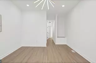 725 E 20th St, Baltimore, MD 21218 - Photo 35