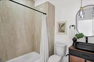 725 E 20th St, Baltimore, MD 21218 - Photo 23