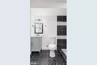 725 E 20th Street, Baltimore, MD 21218 - Photo 17