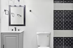 725 E 20th St, Baltimore, MD 21218 - Photo 17