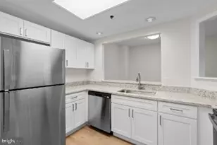 960 Fell St, Baltimore, MD 21231 - Photo 9