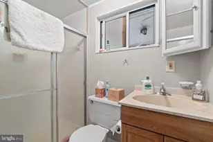 5001 Roland Ave, Baltimore, MD 21210 - Photo 15