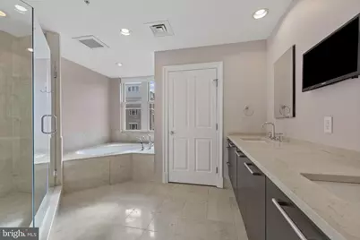 801 Key Highway #364, Baltimore, MD 21230 - Photo 37