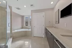 801 Key Hwy, Baltimore, MD 21230 - Photo 37