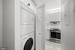 111 Hamlet Hill Rd, Baltimore, MD 21210 - Photo 11