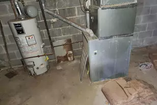 1019 N Mount St, Baltimore, MD 21217 - Photo 19