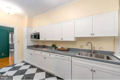 102 W 39th Street #2B, Baltimore, MD 21210 - Photo 11