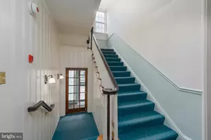 102 W 39th St, Baltimore, MD 21210 - Photo 29