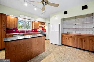 5615 Greenspring Ave, Baltimore, MD 21209 - Photo 13