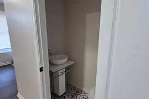 2015 E Fairmount Ave, Baltimore, MD 21231 - Photo 5