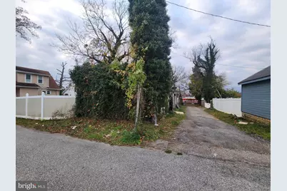 Garages Behind 3604 Howard Park Ave, Baltimore, MD 21207 - Photo 13