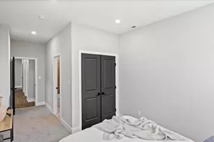 705 E 22nd St, Baltimore, MD 21218 - Photo 11