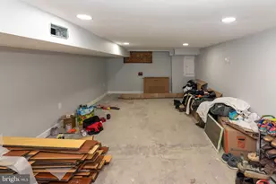 246 S East Ave, Baltimore, MD 21224 - Photo 31