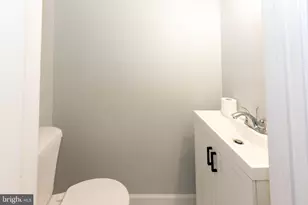 246 S East Ave, Baltimore, MD 21224 - Photo 11