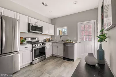 829 W Barre, Baltimore, MD 21230 - Photo 9