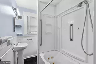 5921 Burgess Ave, Baltimore, MD 21214 - Photo 17