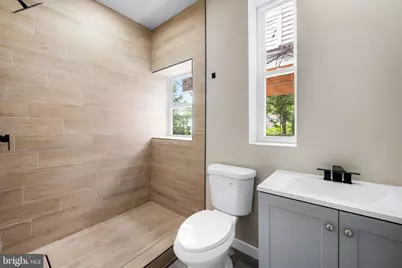 815 E 33rd Street, Baltimore, MD 21218 - Photo 19