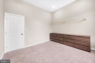 815 E 33rd St, Baltimore, MD 21218 - Photo 27