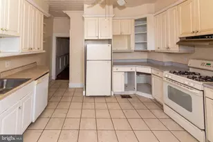 2821 Erdman Ave, Baltimore, MD 21213 - Photo 7