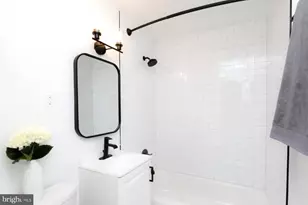 606 Cathedral St, Baltimore, MD 21201 - Photo 7