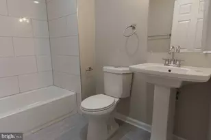 107 Larue Square S, Baltimore, MD 21225 - Photo 13