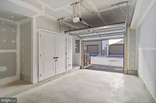 734 Watts St, Baltimore, MD 21217 - Photo 7