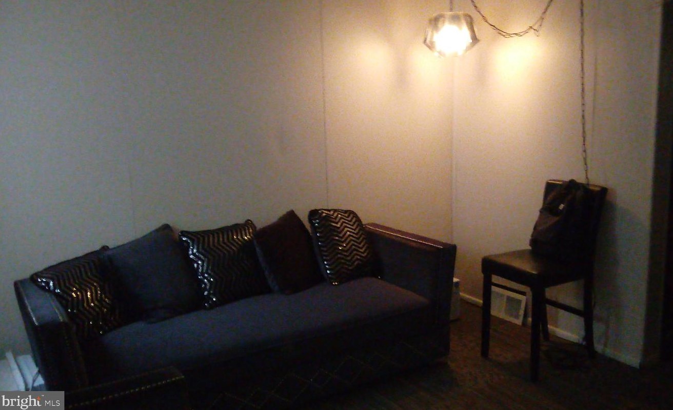 5446 Narcissus Ave, Baltimore MD  21215-4538 exterior