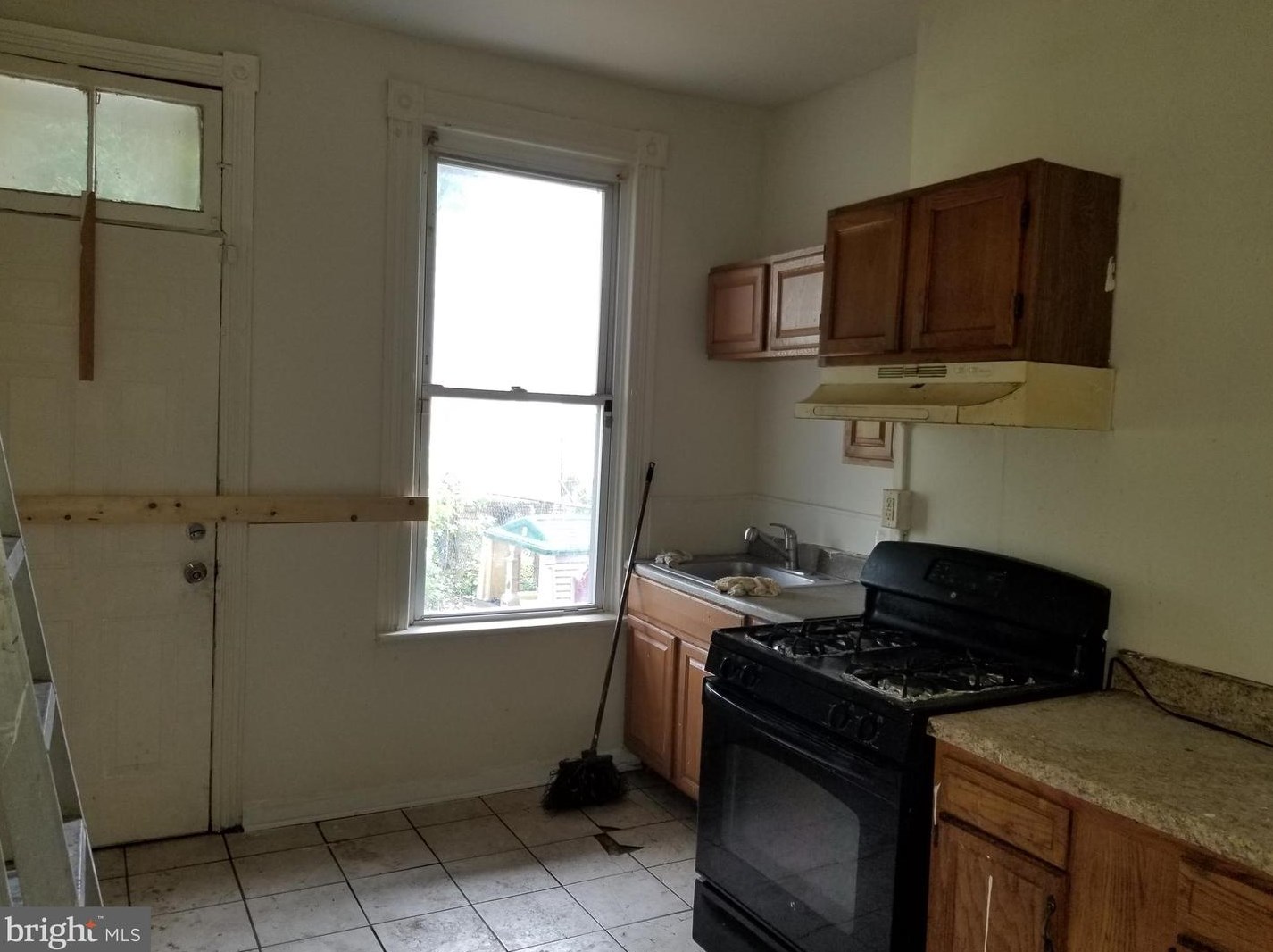 530 23rd St, Baltimore MD  21218-5409 exterior