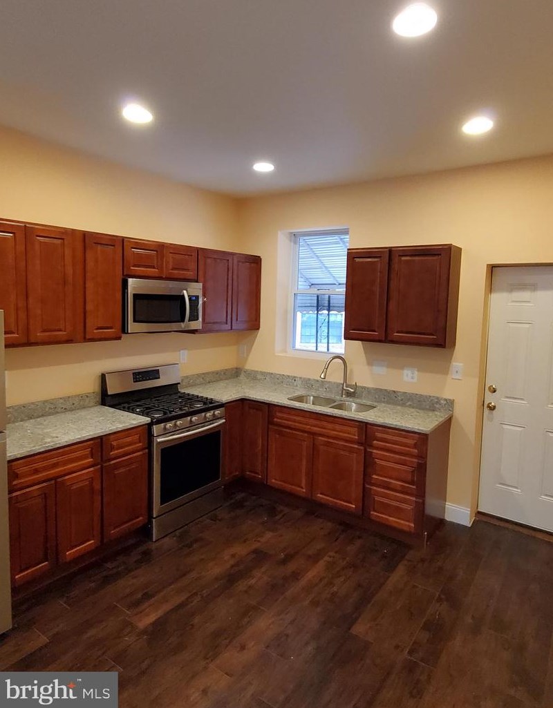 2227 Homewood Ave, Baltimore MD  21218-5425 exterior